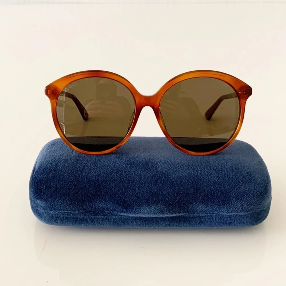 New - Gucci Sunglasses - Picture 11 of 15